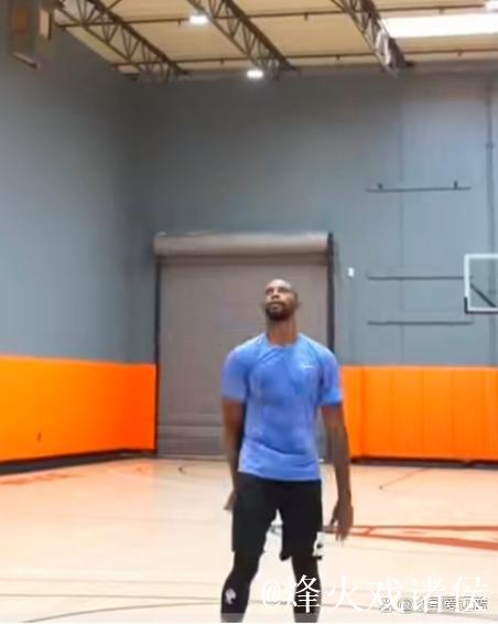 解说员：辽篮前两战都是打团队篮球，且不让本土球员蓝领化