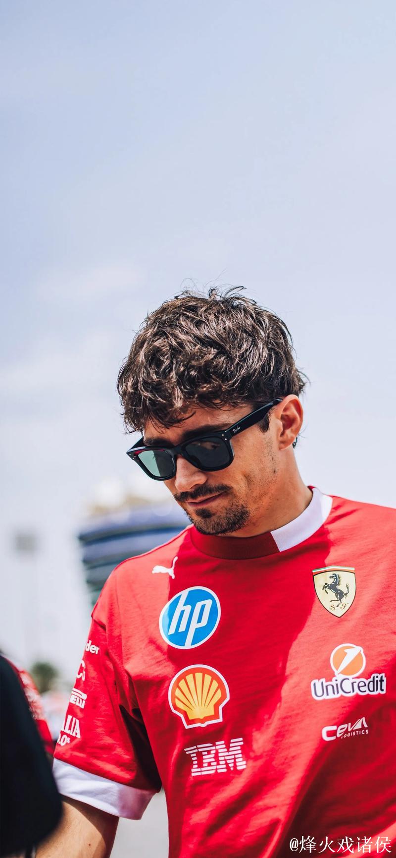 F1巴林站排位赛：皮亚斯特里夺得杆位，拉塞尔和安东内利遭处罚